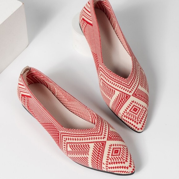 Stylish Pointed Toe Flats - Picture 6 of 7